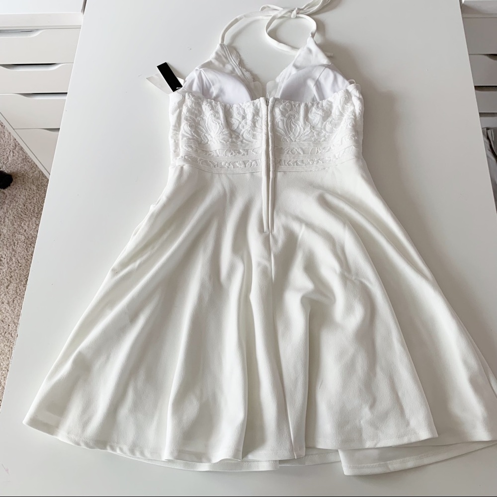 Xtraordinary halter neck scalloped lace bodice fit-and-flare dress size medium - Picture 5 of 13